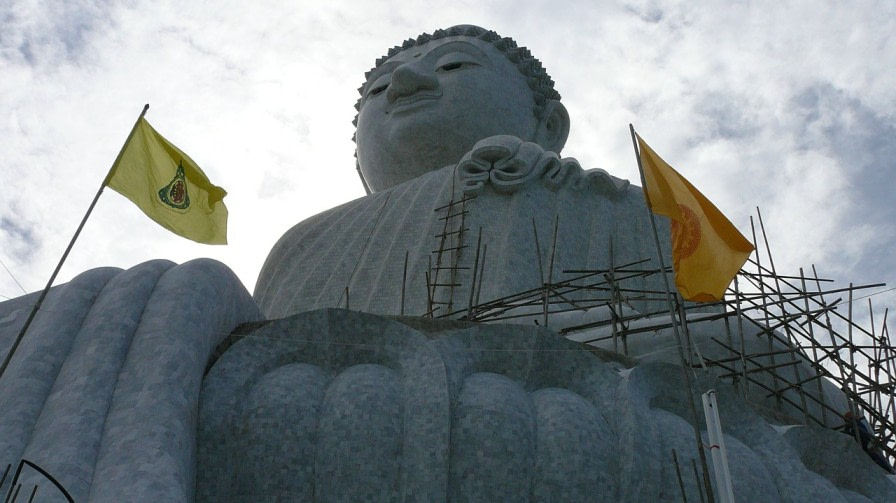BEST PLACES TO STAY WHILE IN PHUKET old phuket travel monk rider